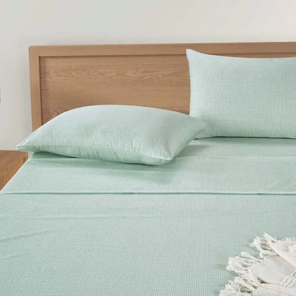 NWT Pure Earth Sheet Set Solid 4-Piece 300 Thread Count Flat Fitted Pillowcase - Picture 2 of 9